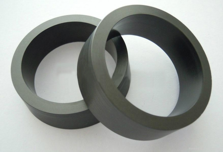 Graphite ring